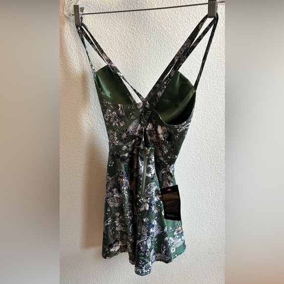 NWT BEBE dress size 0 - Picture 2 of 5